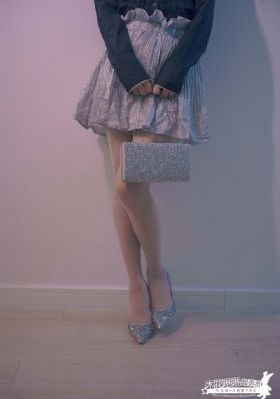 少妇毛茸茸美白美体pics_国语迅雷下载